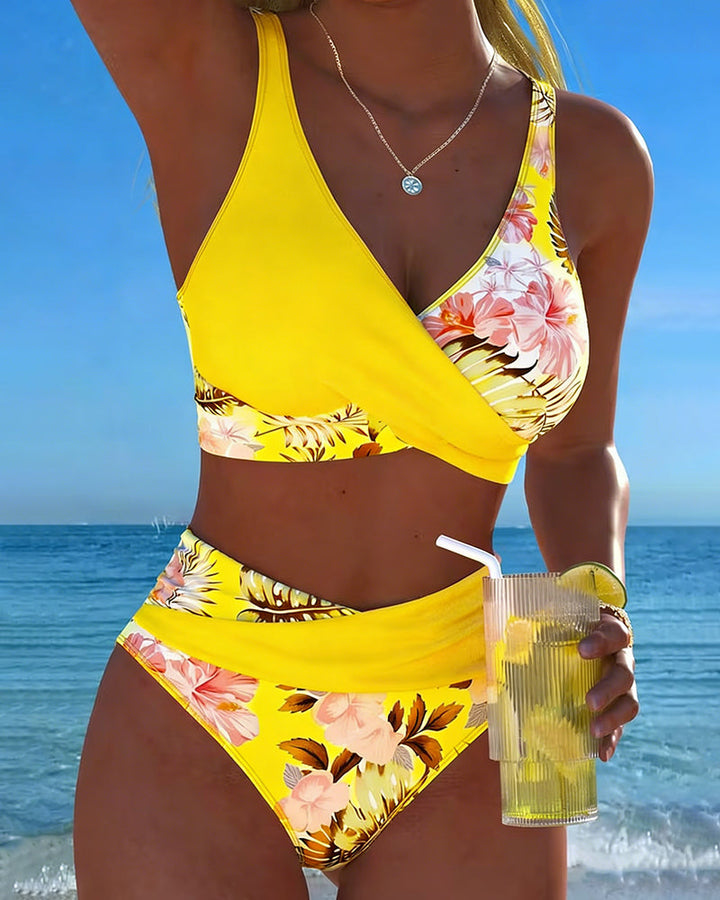 Bikini con stampa floreale a contrasto e spacco
